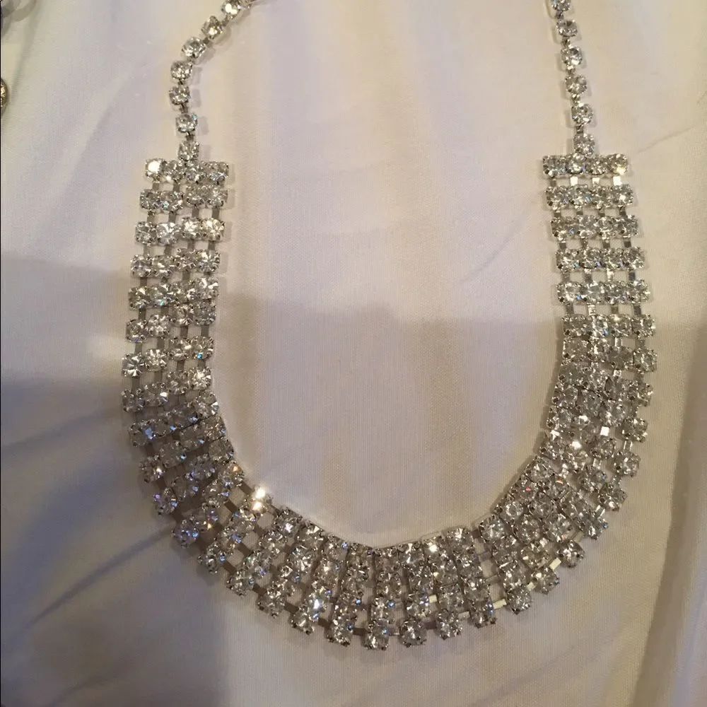 Adjustable Crystal Necklace 